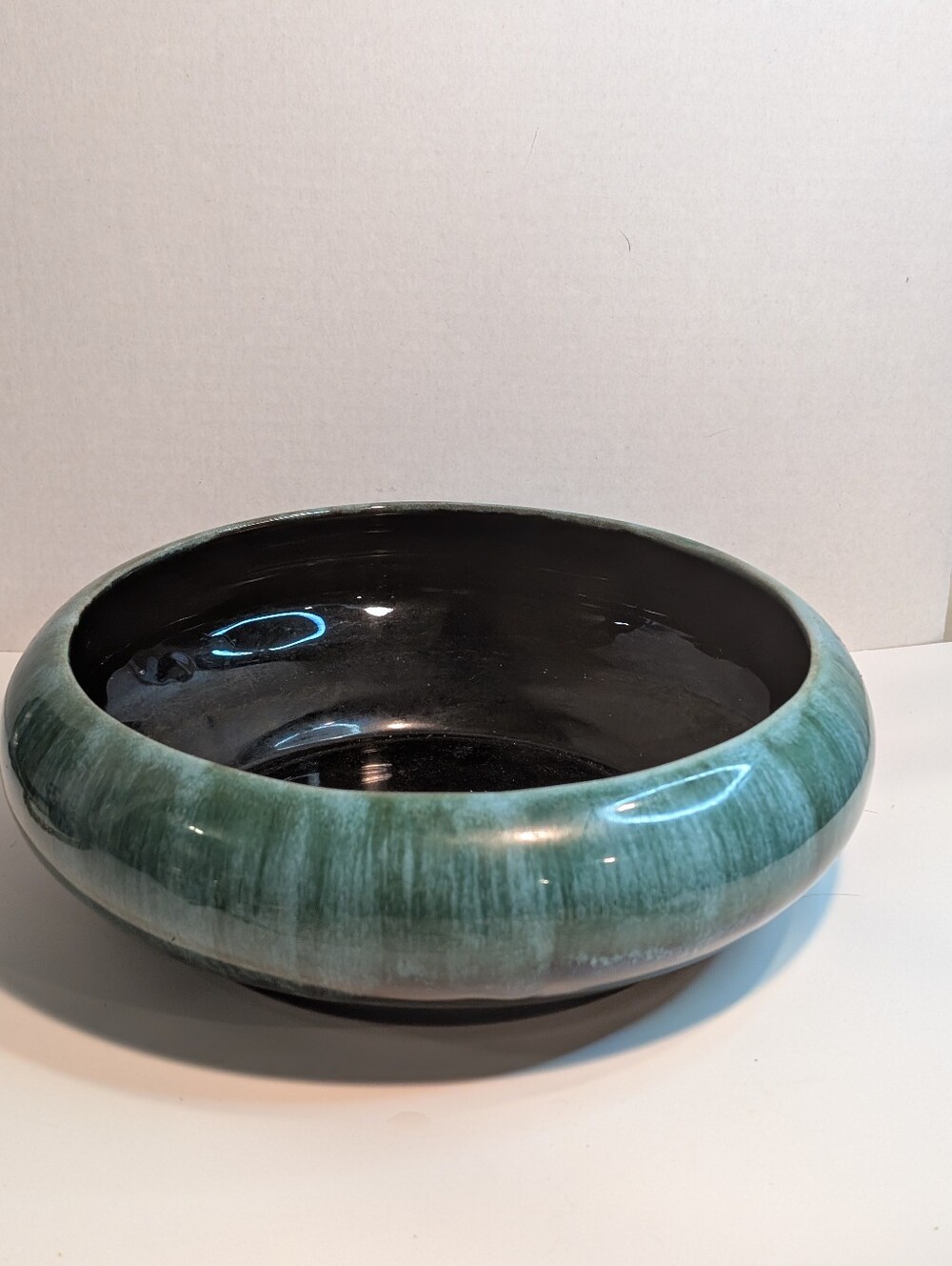 A green drip-glaze ceramic bowl or planter Blue Mountain Pottery (BMP) of Canada